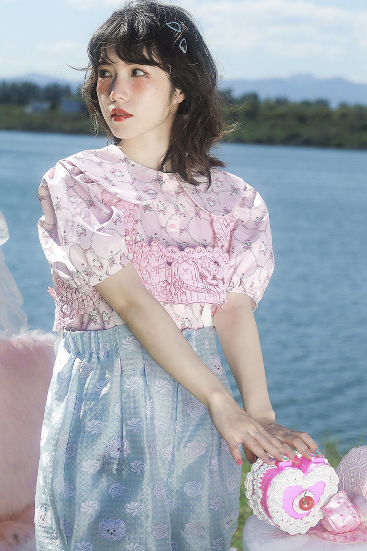 Dog Pearl Print Puff Sleeve Shirt