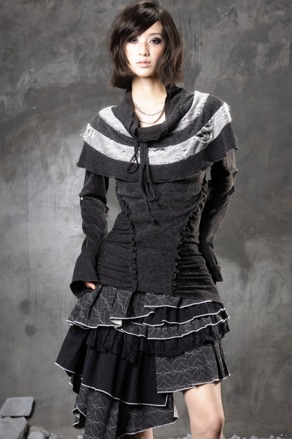 Dark Retro Small Cape Knit Top