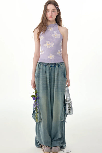 Verträumtes lila Strick-Neckholder-Oberteil mit Blumenmuster