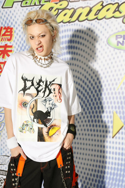 T-shirt oversize con anello in metallo a forma di occhio e gatto nero