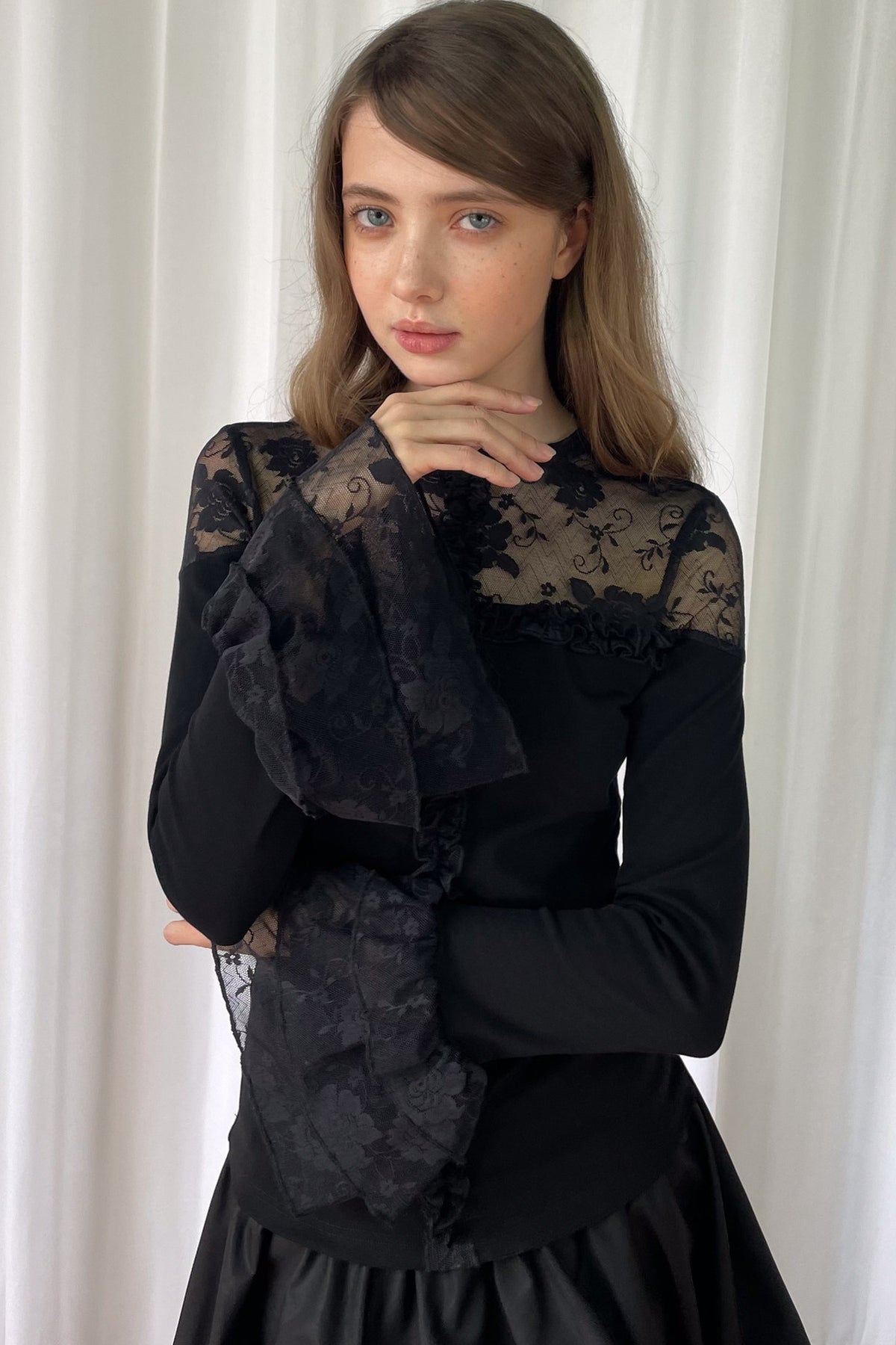 Lace Patchwork Ruffle Sleeve Knit Top