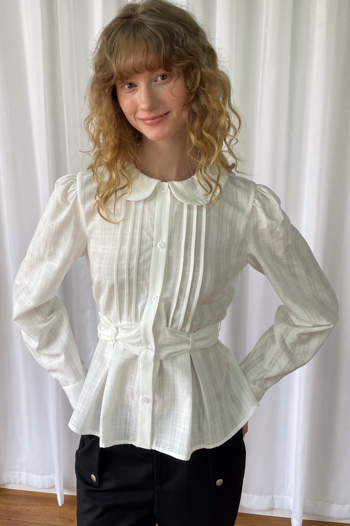 White Doll Collar Pleated Belt Shirt