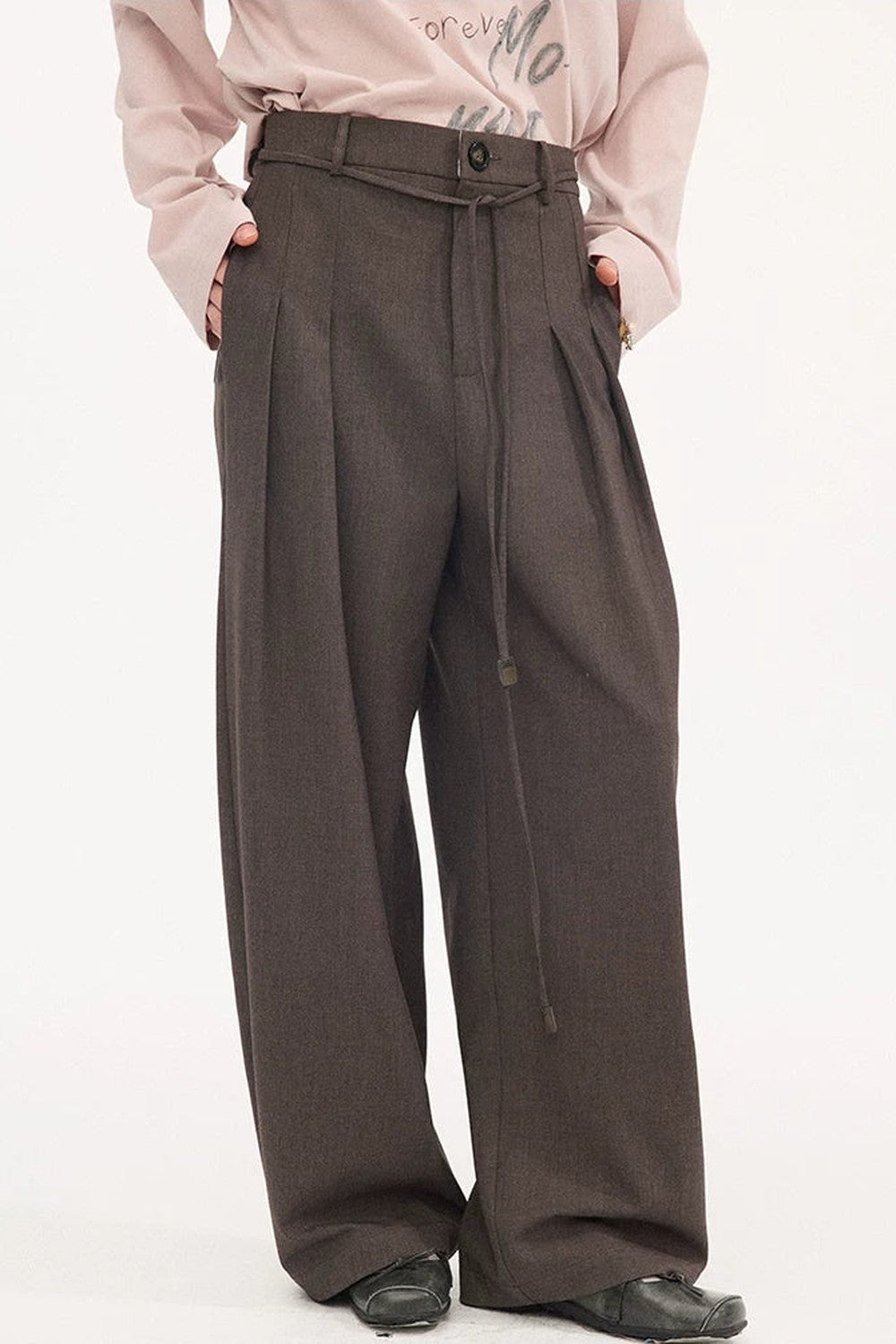 Curved Blade Pleated Wide-Leg Pants