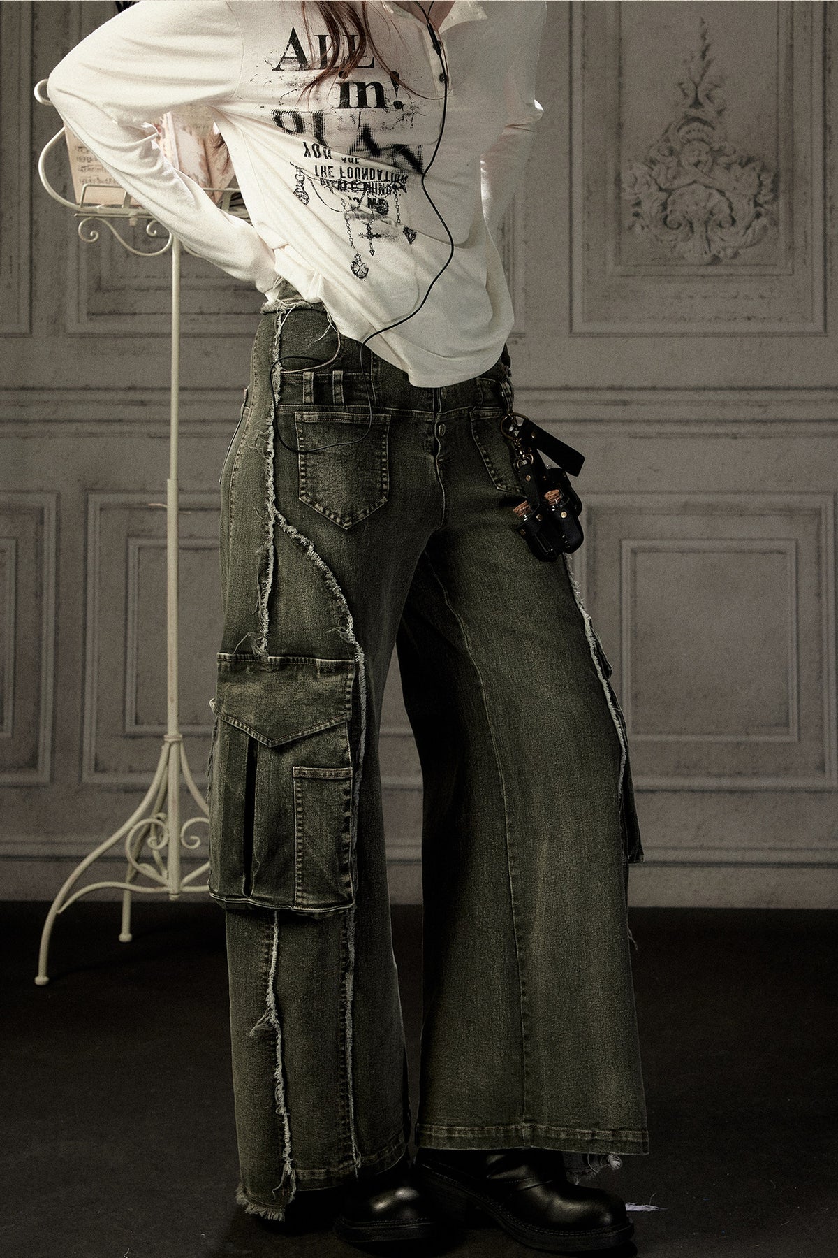 High-Waisted Wide-Leg Cargo Jeans