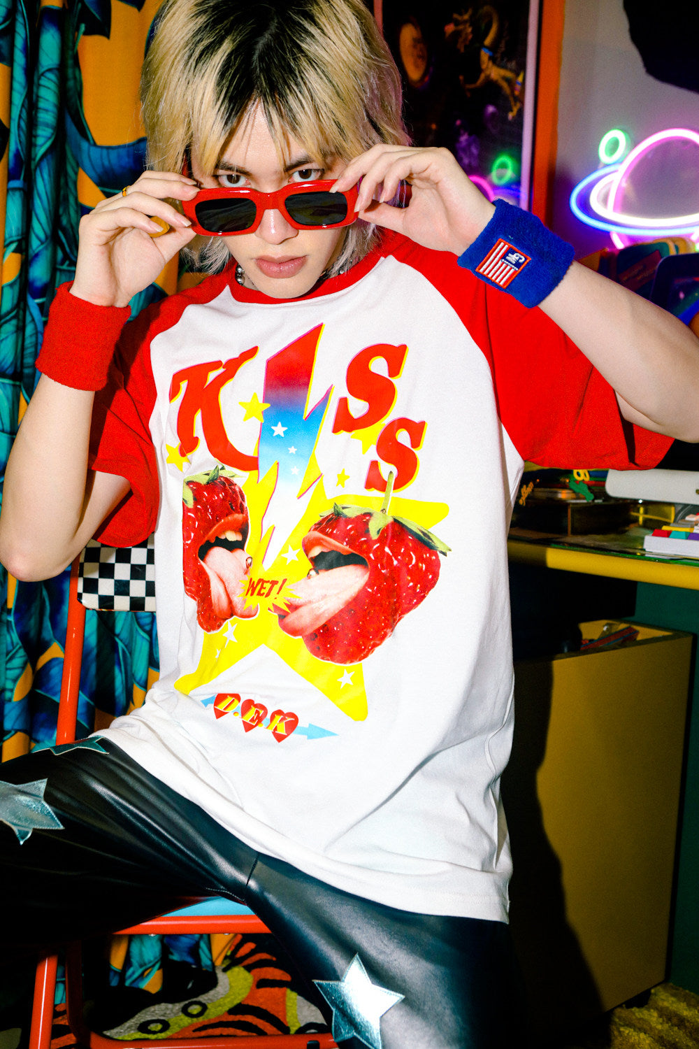 Maglietta punk retrò con maniche raglan
