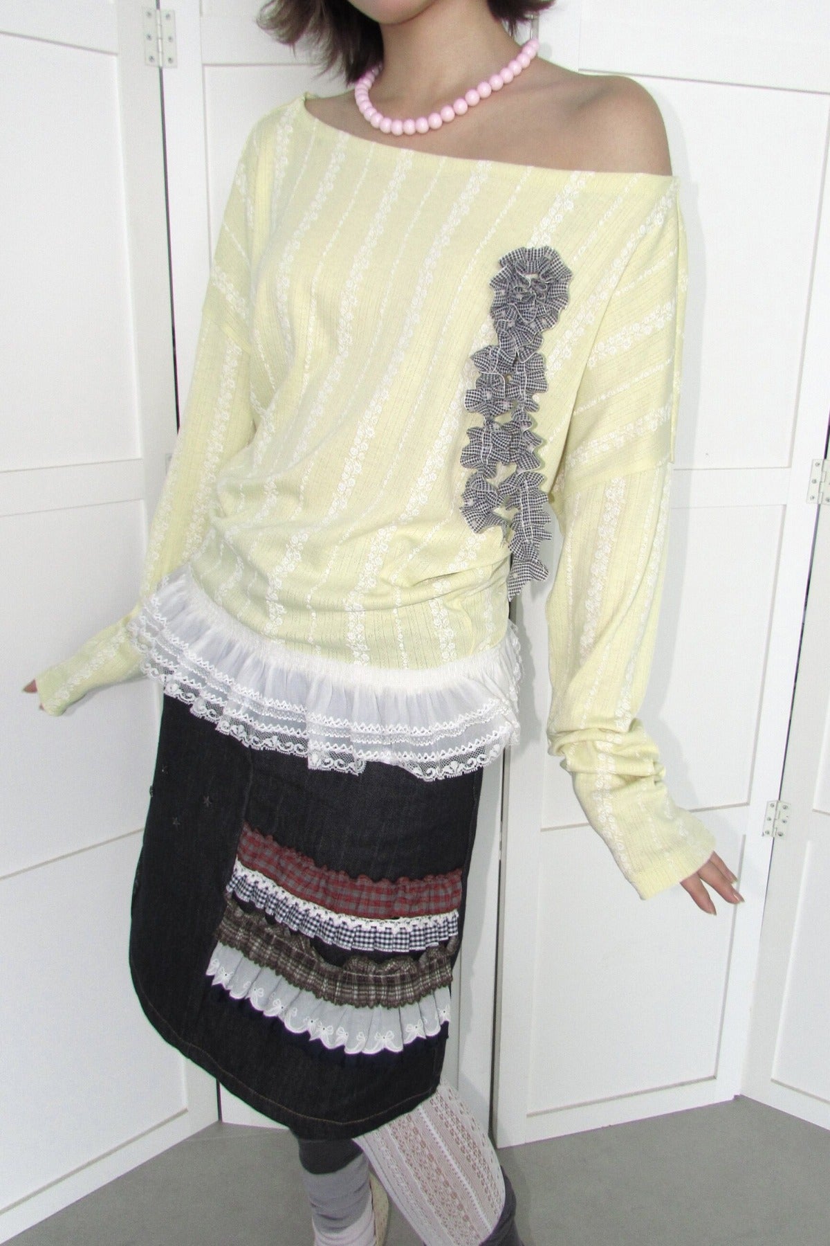 3D Corsage Lace Hem T-Shirt
