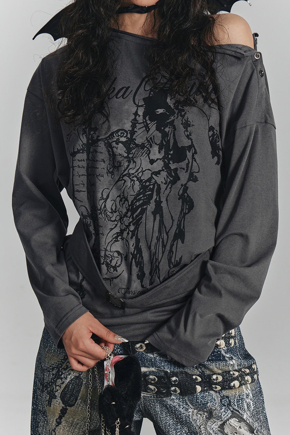 Style Printed Off-Shoulder Long-Sleeve T-shirt