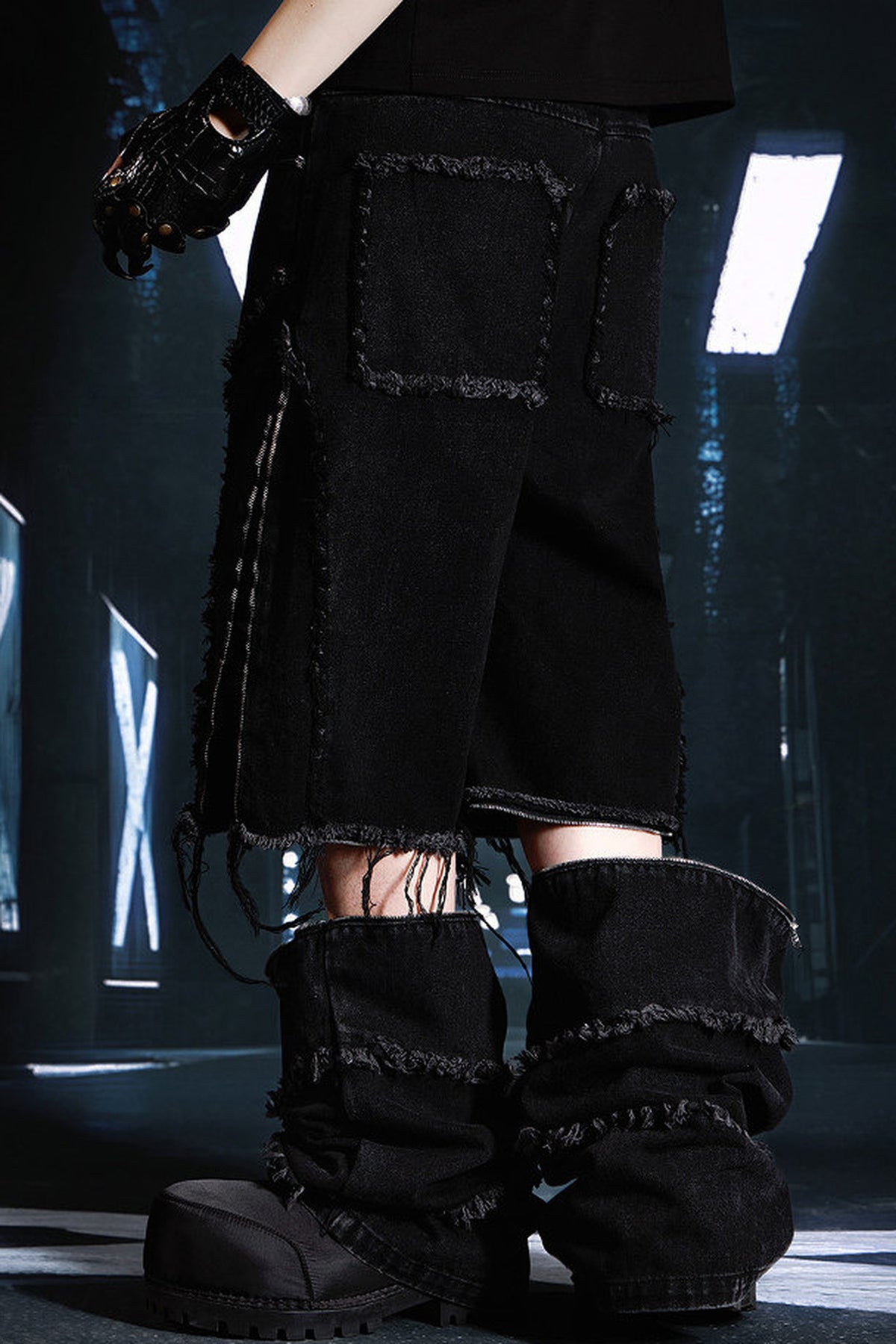 Detachable Wide-Leg Frayed Jeans