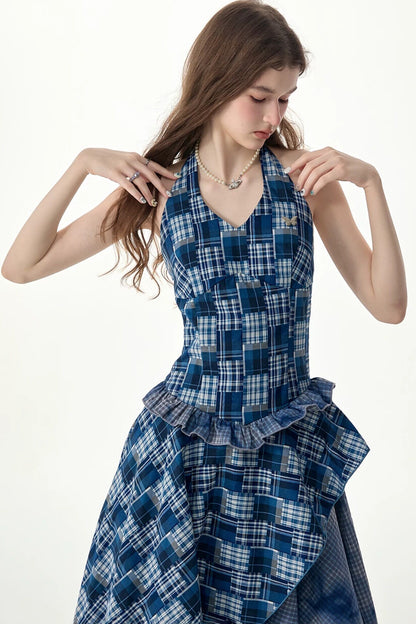 Blau kariertes ärmelloses Neckholder-Kleid