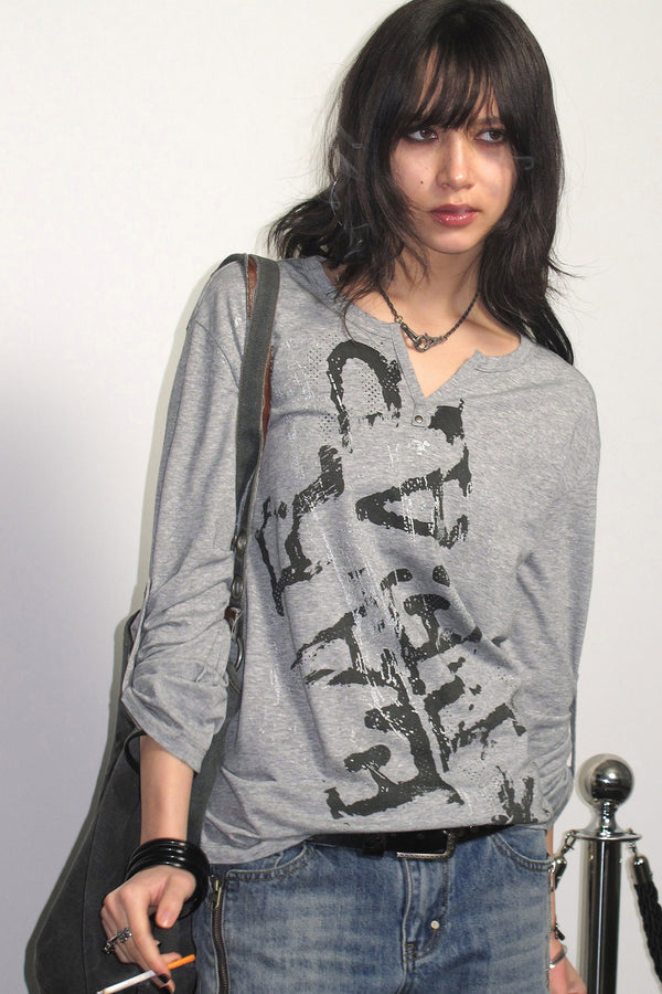Silver Broken Print V-Neck Long-Sleeved T-Shirt