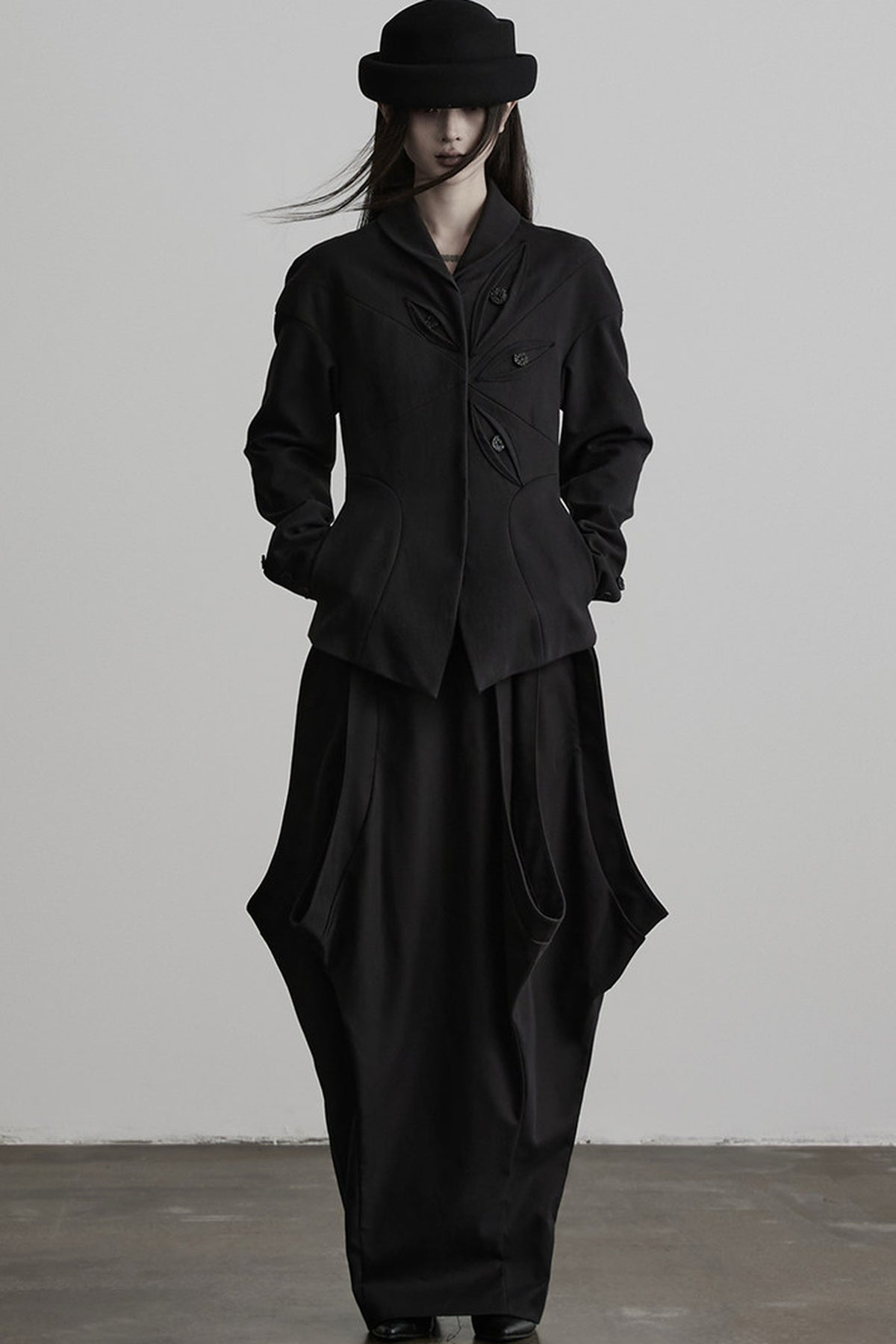 Deconstructed Button-Eye Collar Jacket