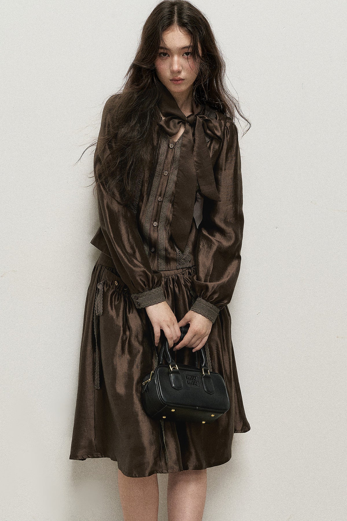 Botanical Lyocell V-Neck Ribbon Blouse And Skirt Set-Up