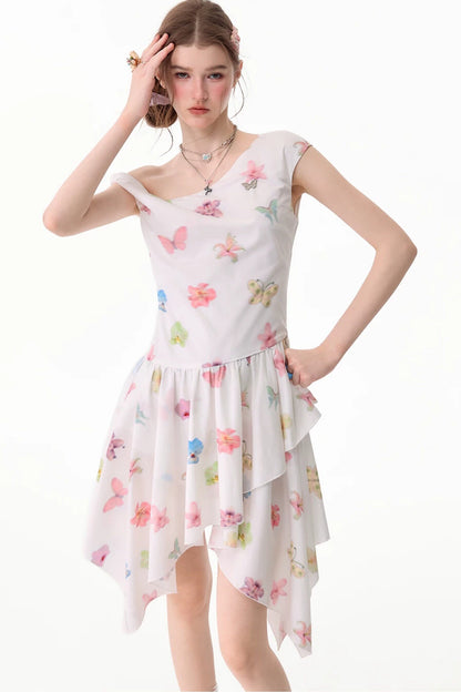 Schulterfreies Kleid mit Schmetterlings- und Blumenmuster und asymmetrischem Saum