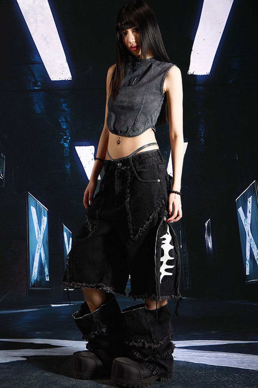 Detachable Wide-Leg Frayed Jeans