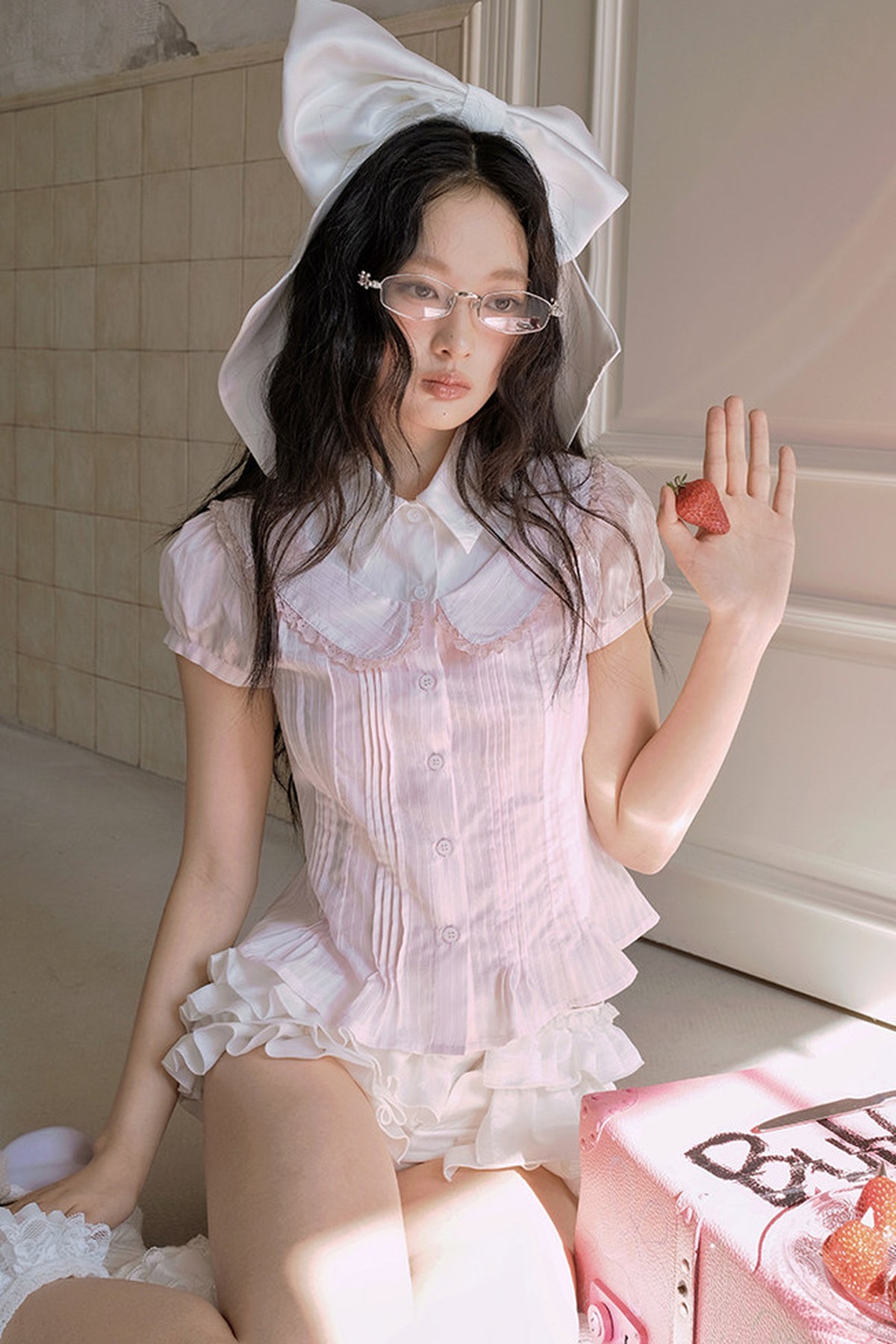 Chemise rose plissée à col Claudine
