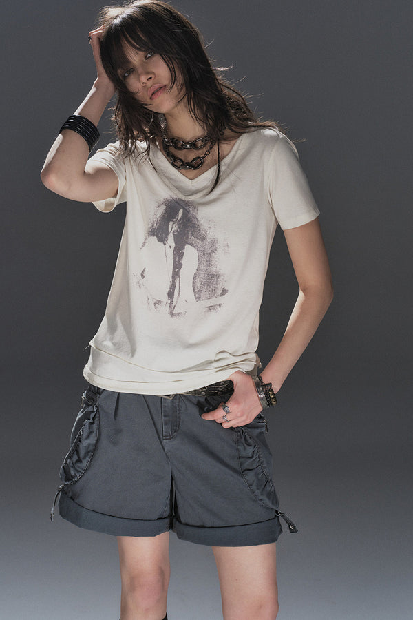 Double-Layer V-Neck Frayed Portrait Print T-Shirt