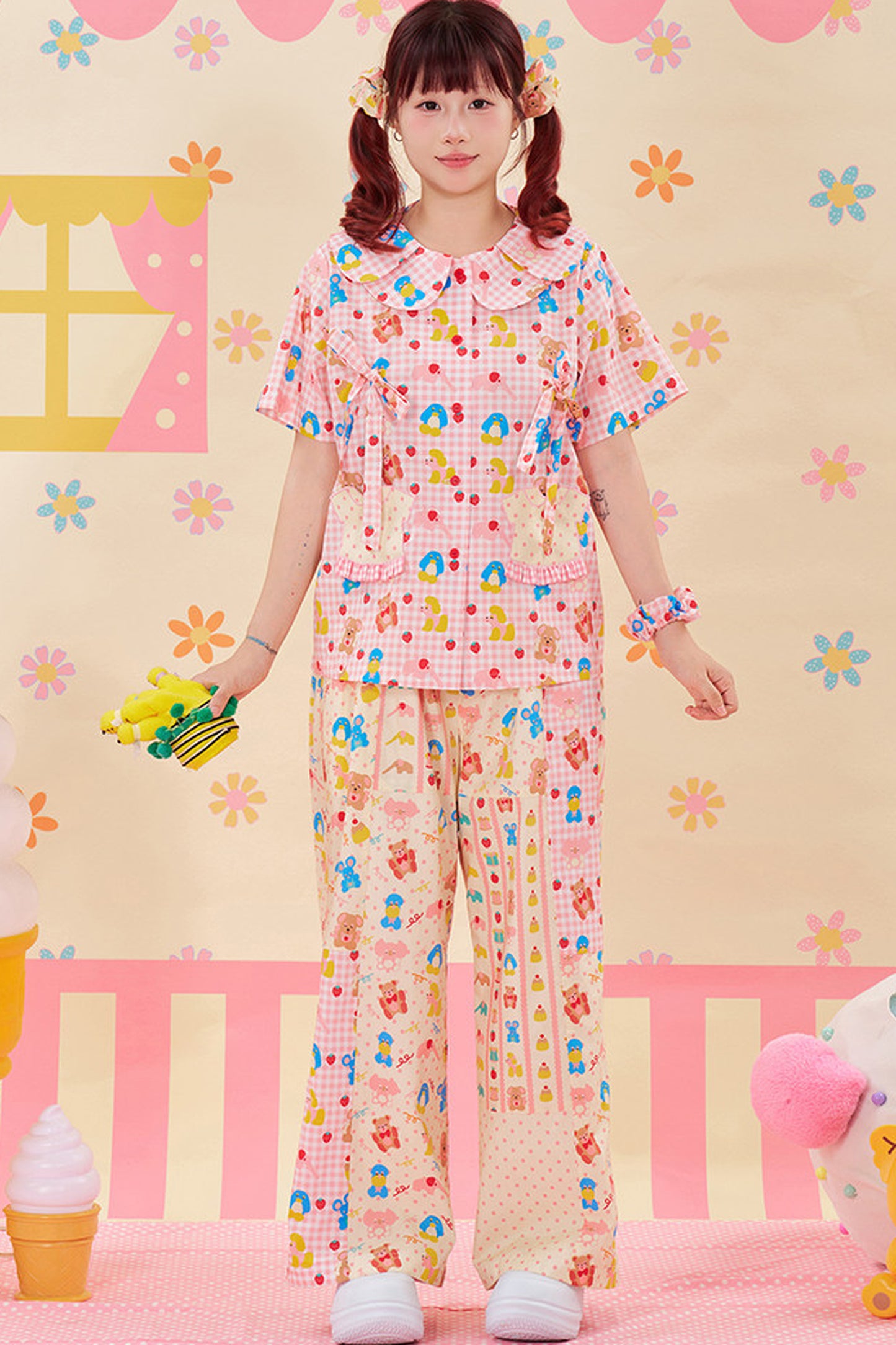 Bunte Patchwork-Hose mit weitem Bein