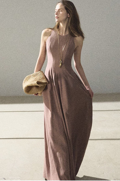 Kleid aus Goldseide und Leinen
