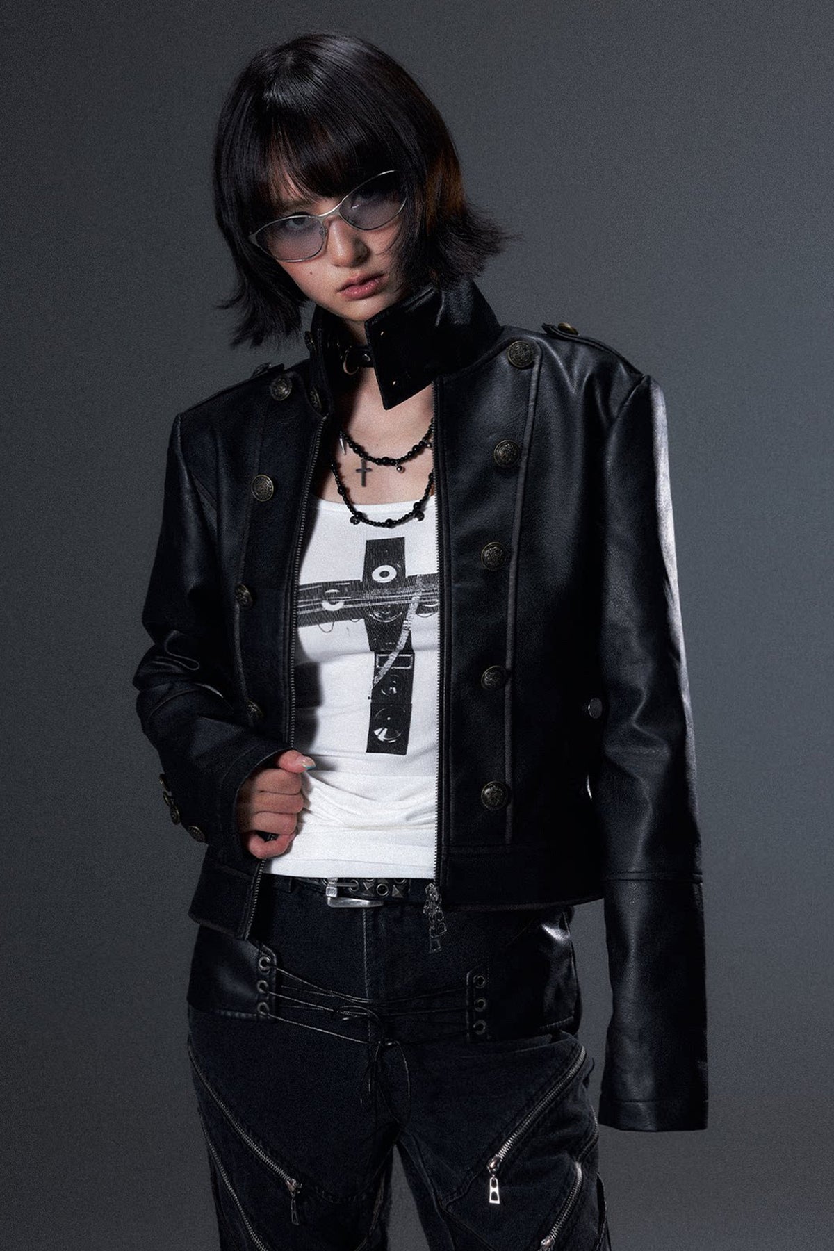 Veste en cuir punk vieilli à double boutonnage