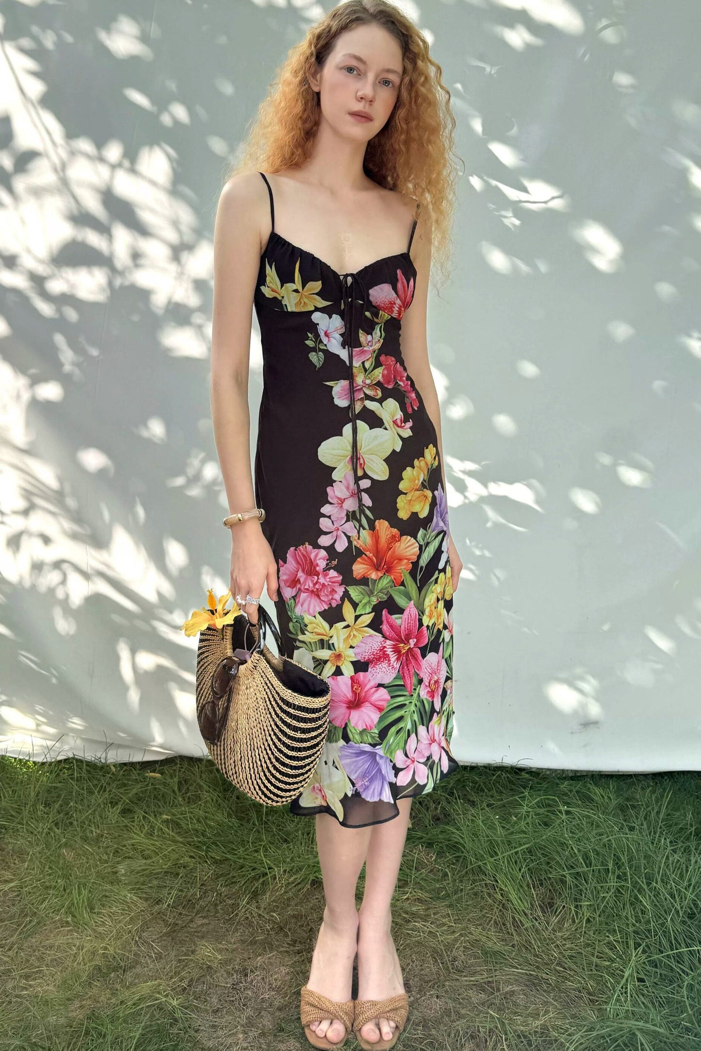 Trägerkleid mit tropischem Blumenprint