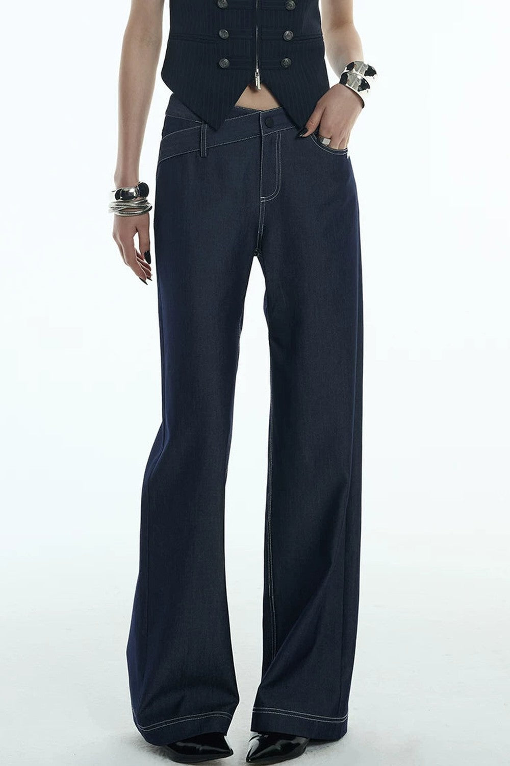 Asymmetrische Jeans aus Tencel-Denim