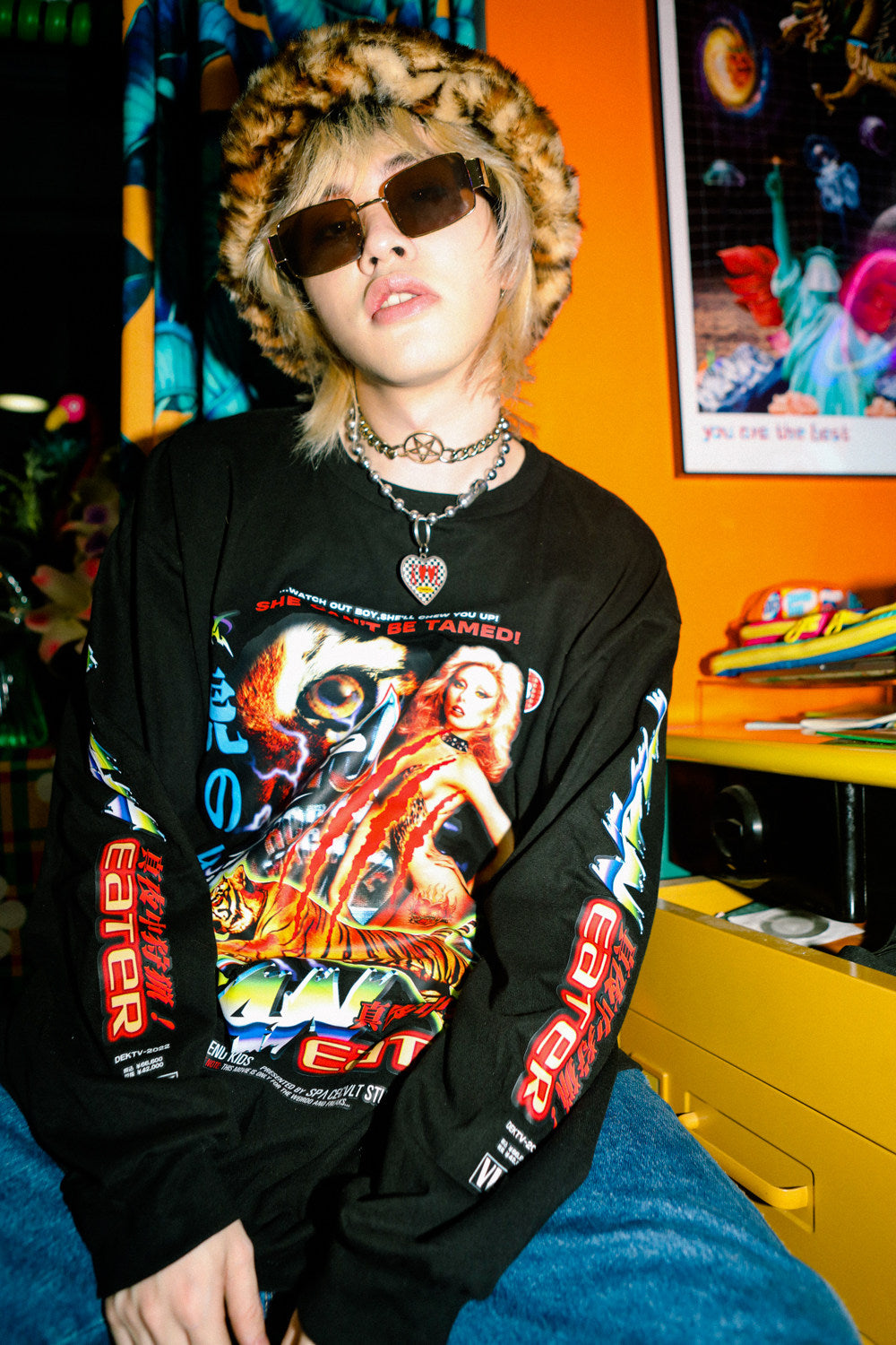 Oversize Tiger Graphic Long-Sleeved Sweatshirt