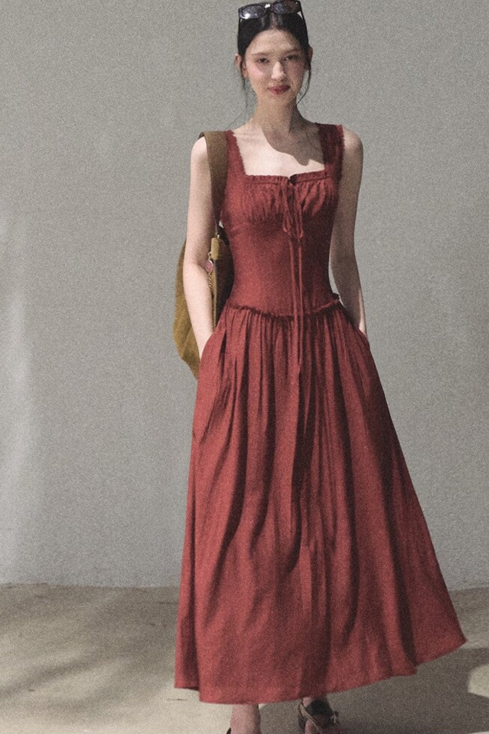 Robe débardeur à encolure carrée et volants