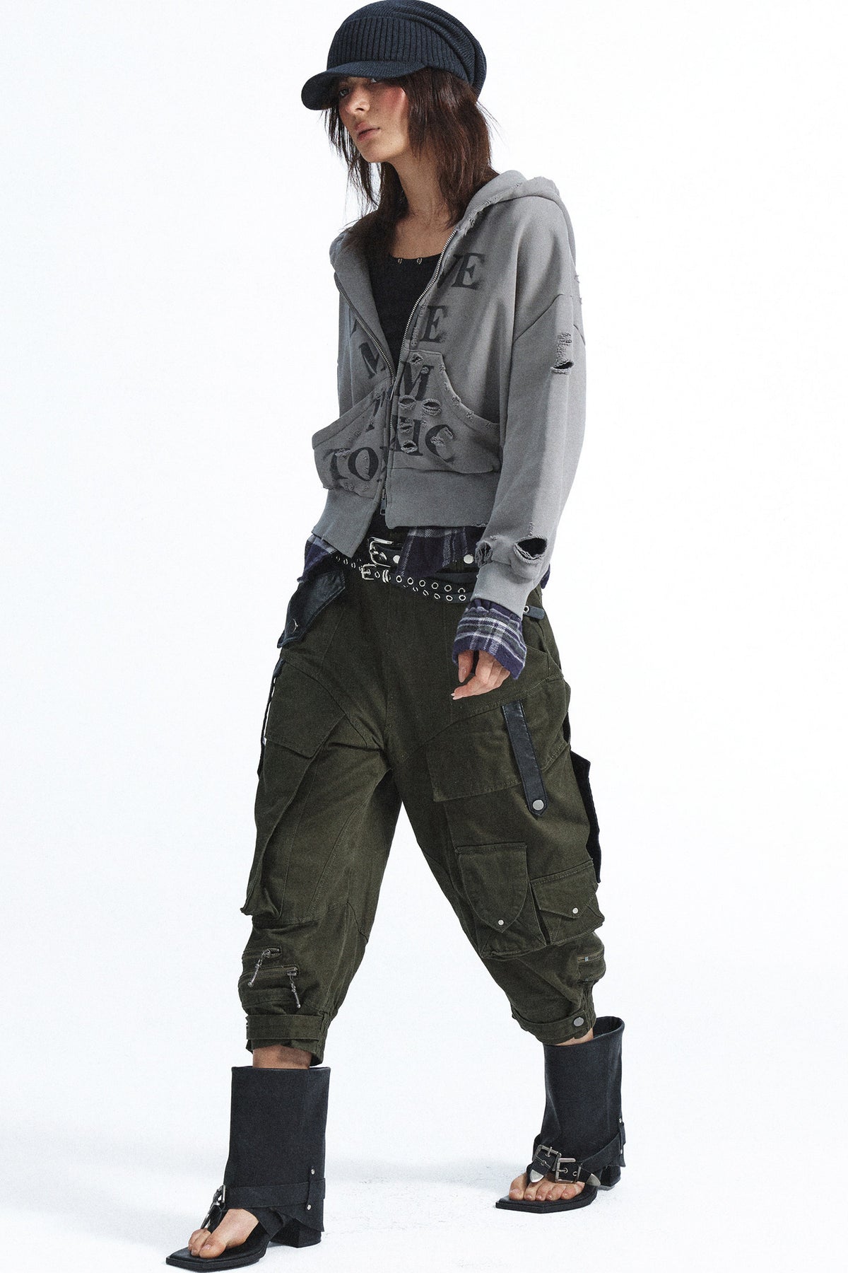 Multi-Pocket Contrast Stitching Cuffed Cargo Pants
