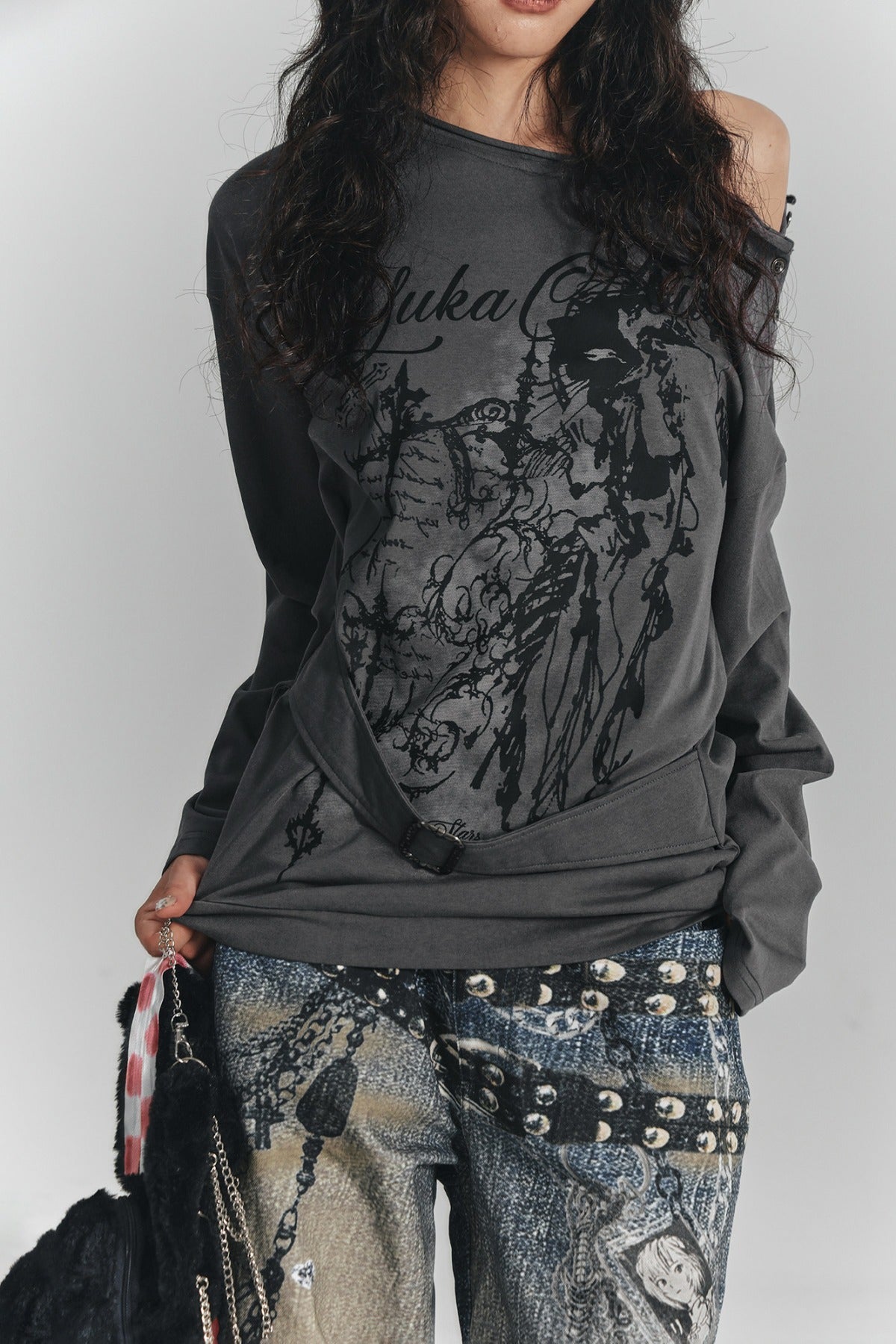 Style Printed Off-Shoulder Long-Sleeve T-shirt