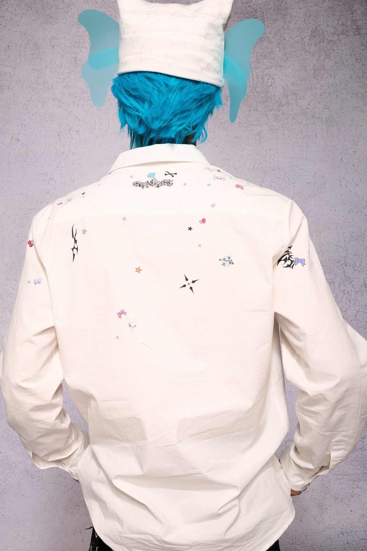 Camicia con stampa graffiti