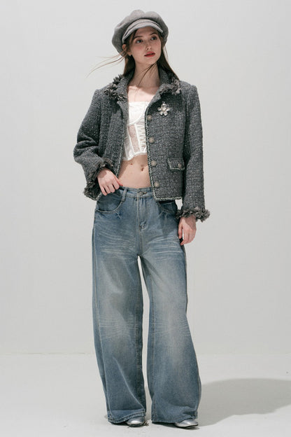 Hellblaue gewaschene Jeans mit weitem Bein