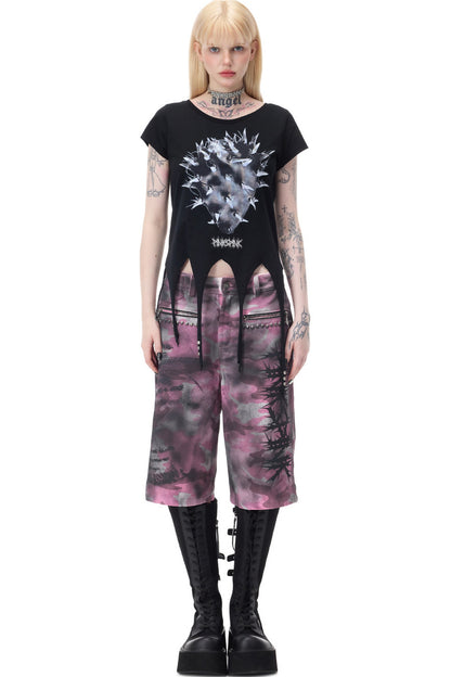 T-shirt con borchie, stampa cactus e orlo asimmetrico