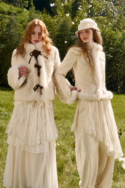Flauschige kurze Jacke mit Stehkragen und Taschen