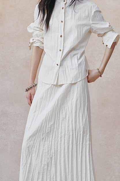 Completo camicia con colletto alla coreana plissettata 3D e gonna