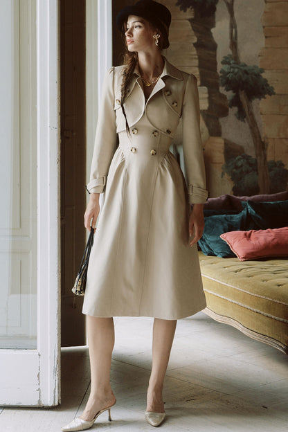 Set aus kurzer Jacke und Kleid
