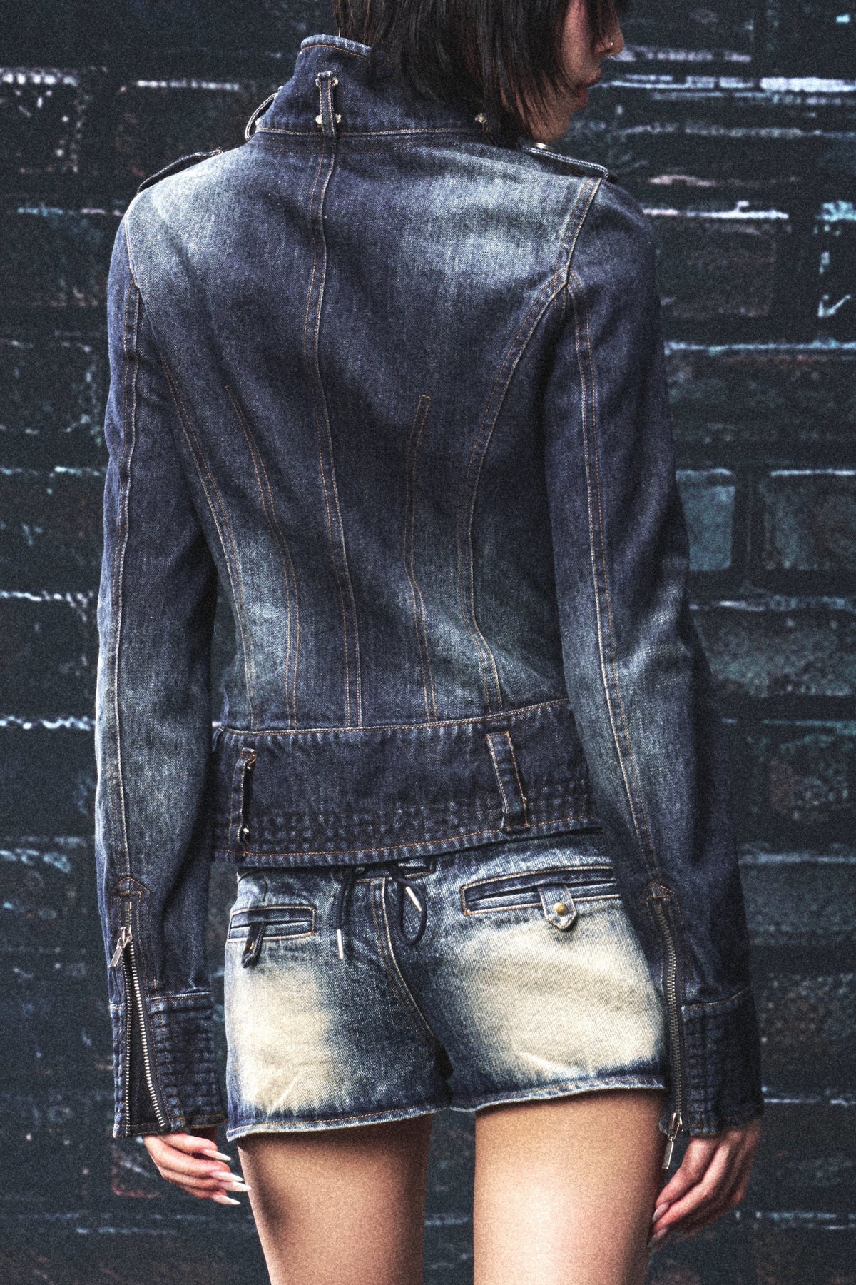 Jeansjacke mit Kapuze und Patchwork