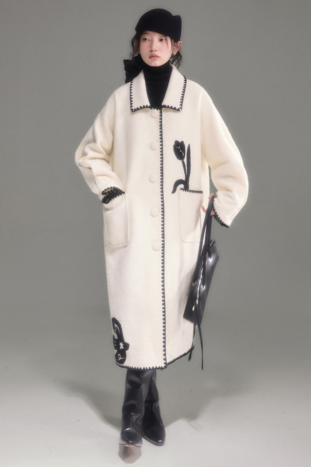 Cappotto lungo in lana ricamato con collo a scialle a tulipano