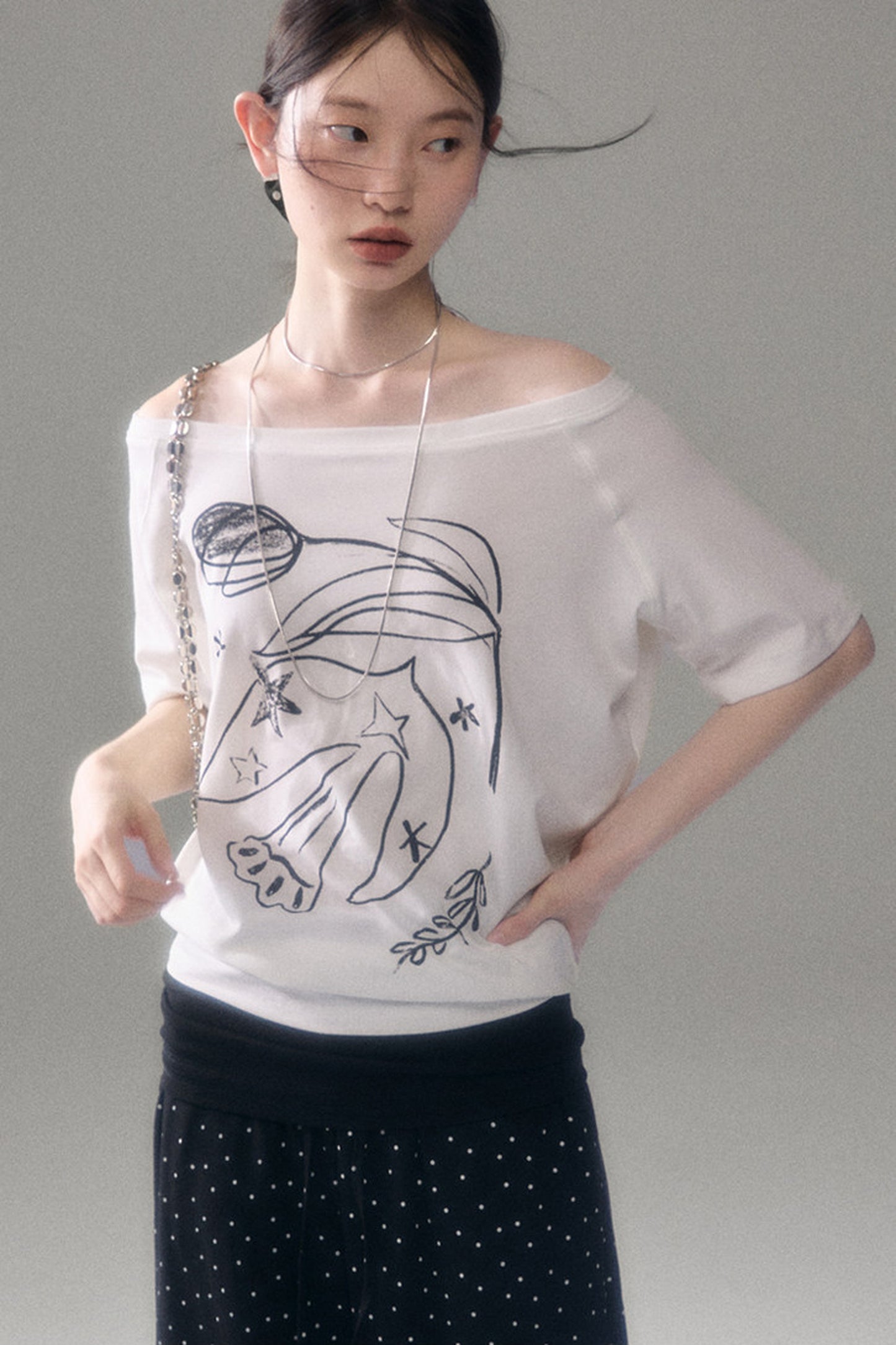 Bird And Tulip Print One-Shoulder Tencel T-Shirt