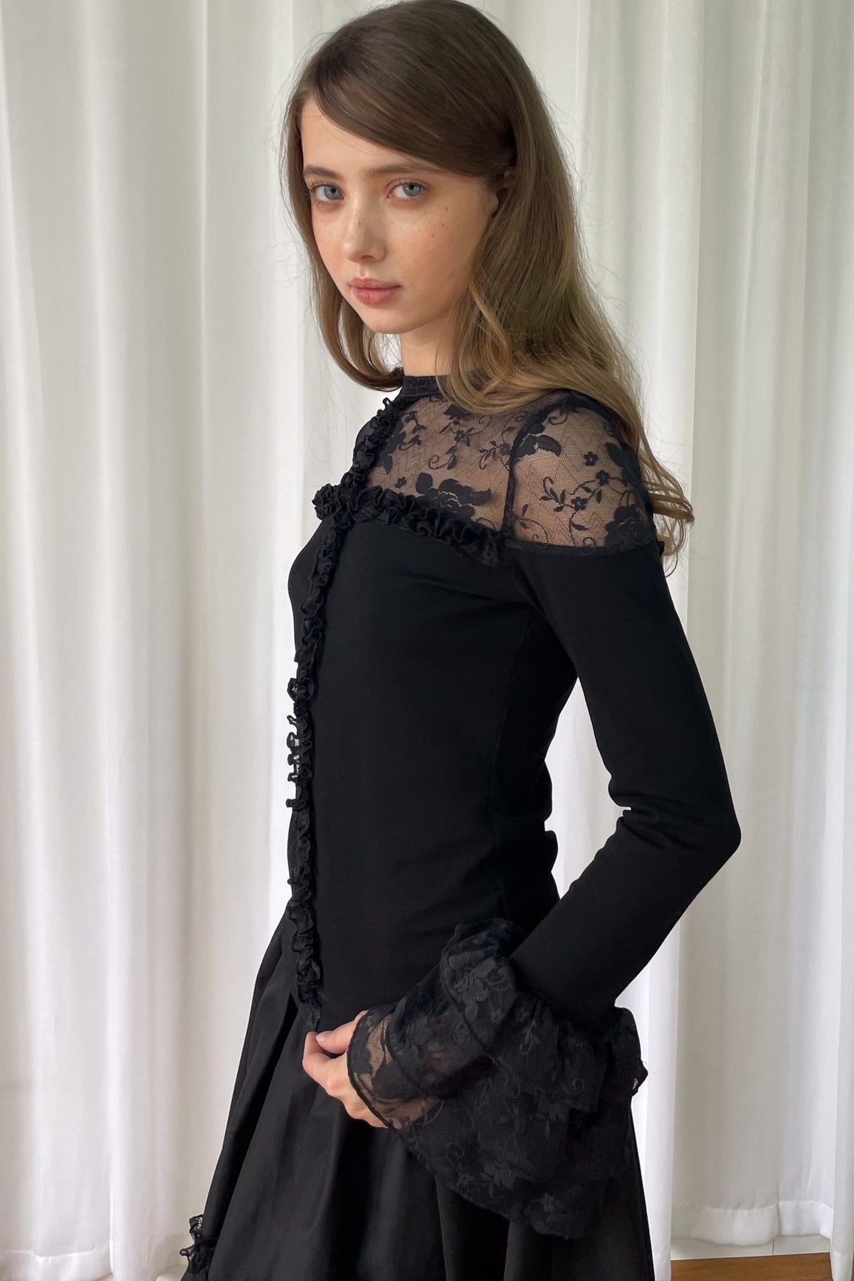Lace Patchwork Ruffle Sleeve Knit Top