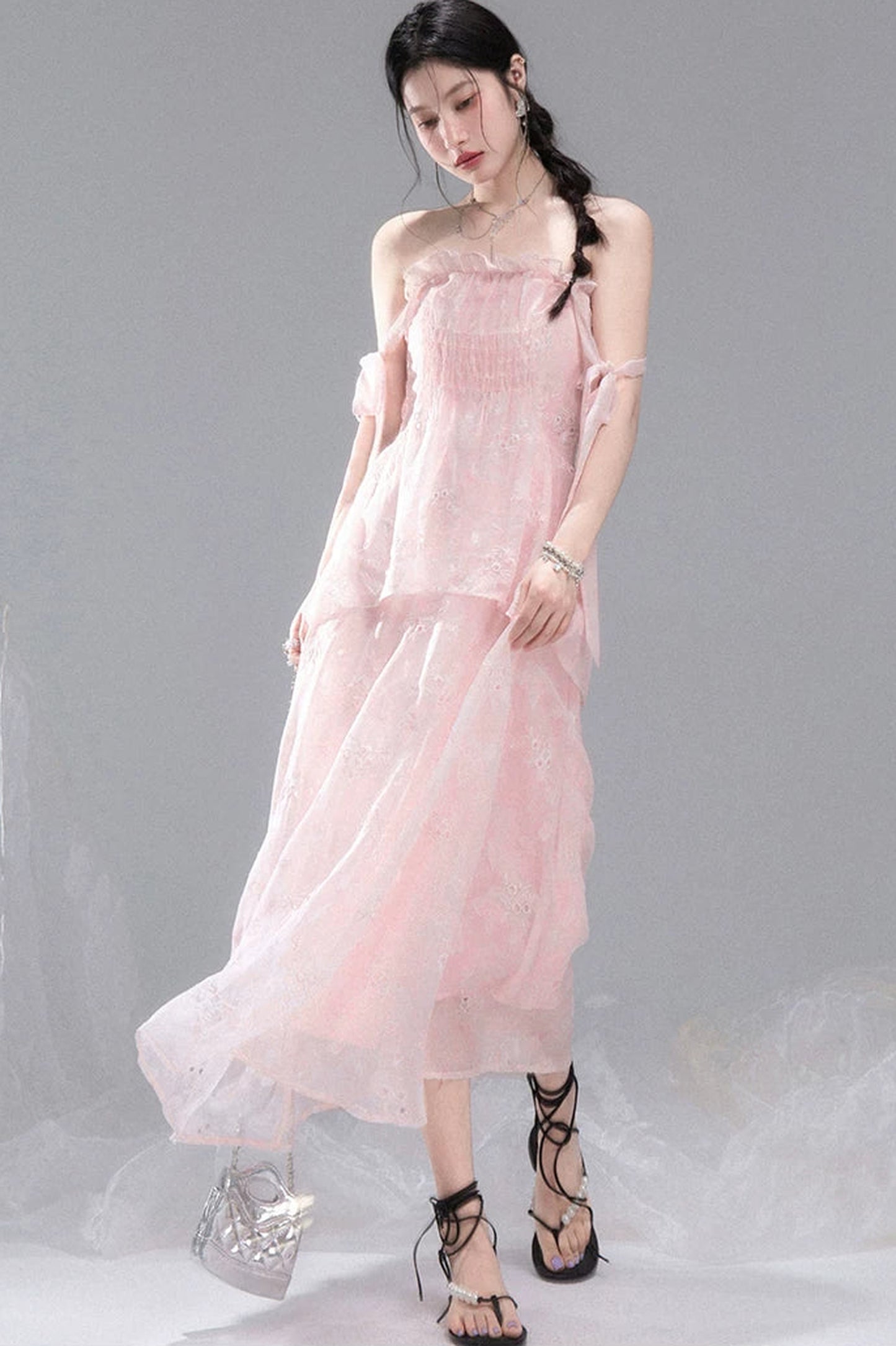 Pudernebel-Trägerkleid
