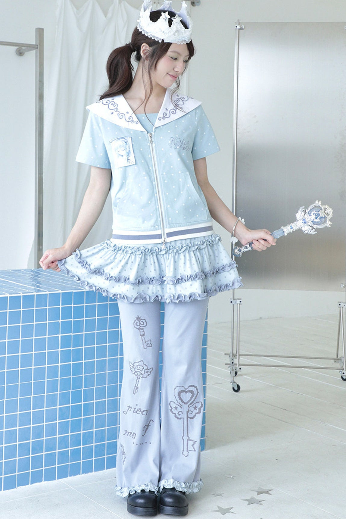 Pantaloni svasati in pizzo stile dreamcore