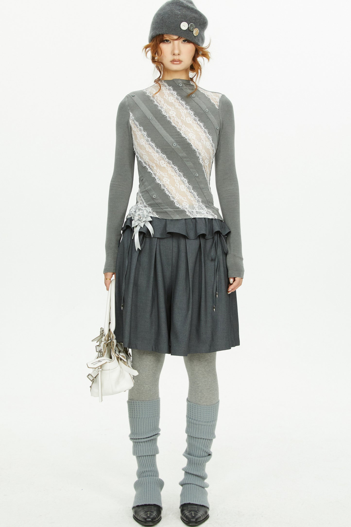 Short taille en dentelle à jambes larges gris