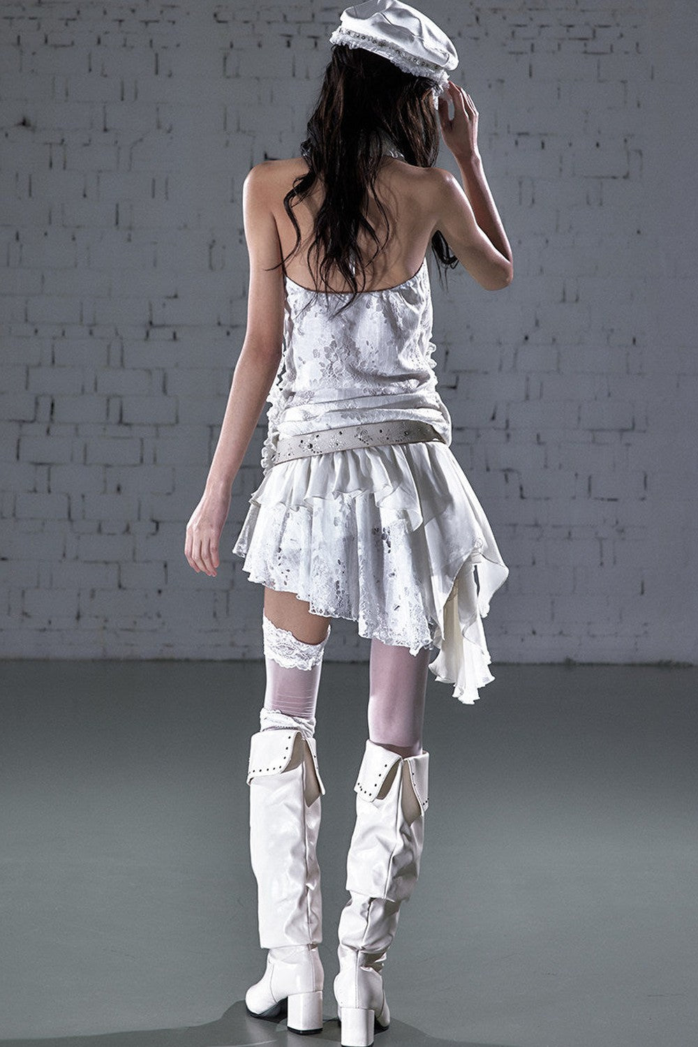 Abito halter con ruches in pizzo