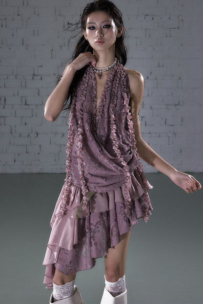 Abito halter con ruches in pizzo