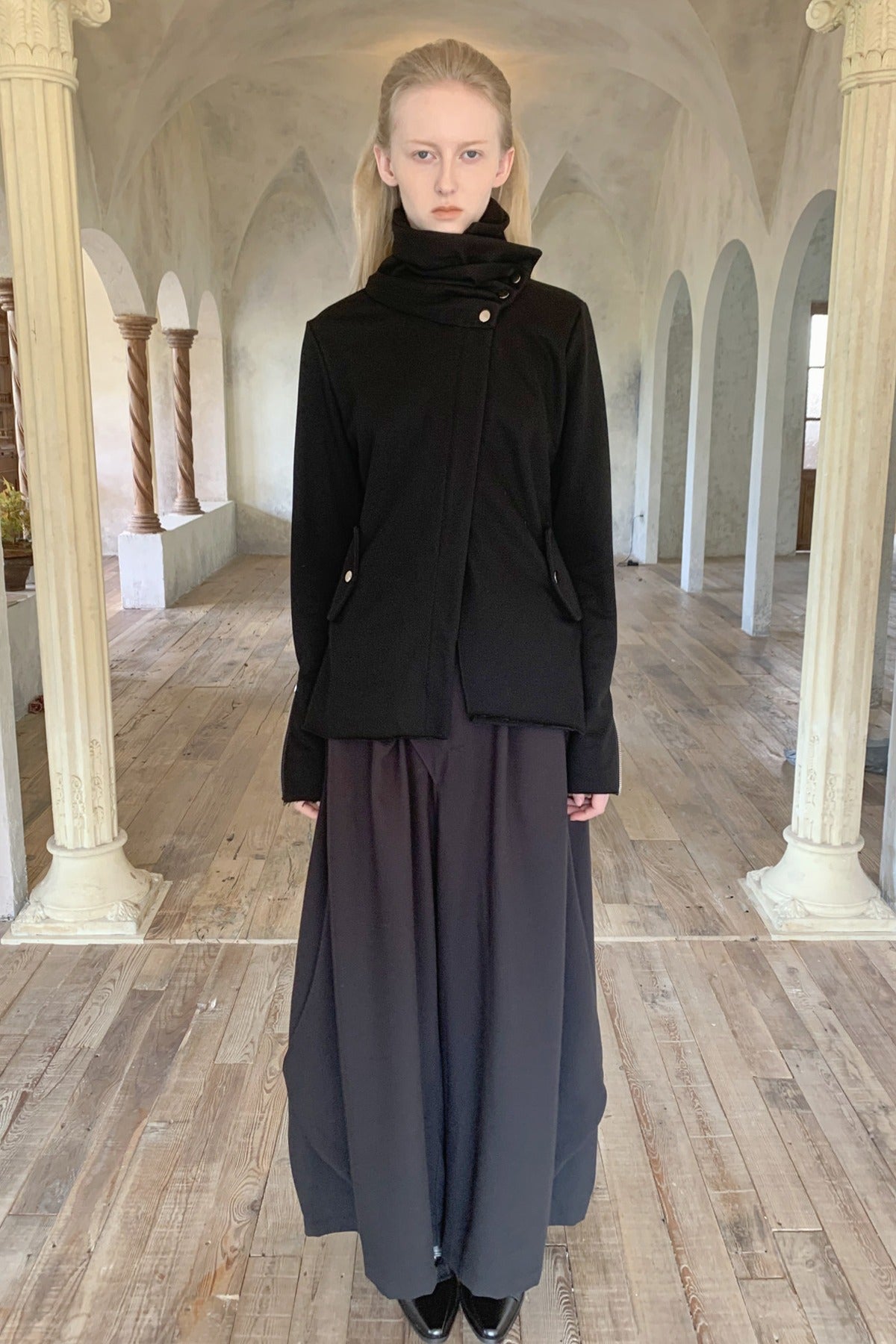 Gothic Zipper Frayed High-Neck Sweatshirt