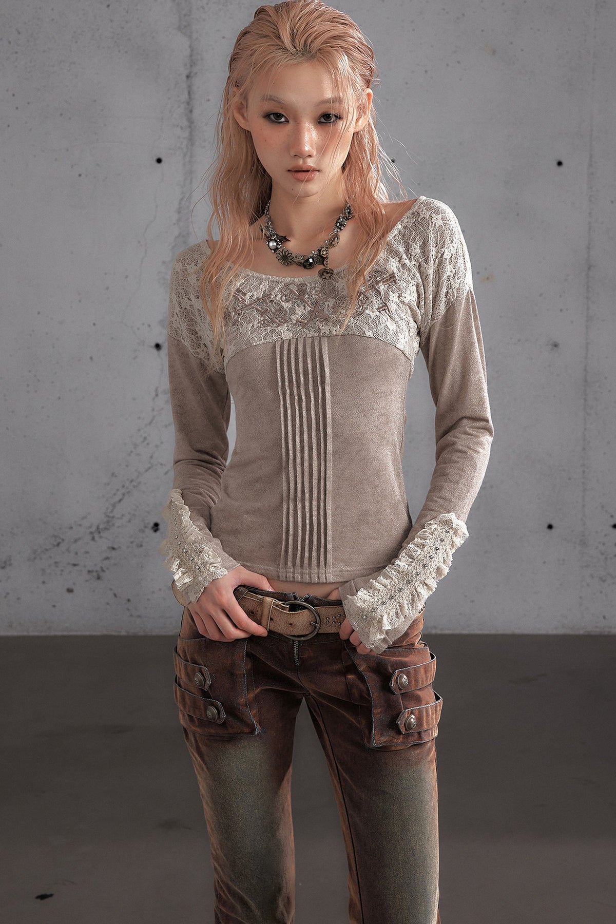 蕾絲拼接刺繡Long sleeve針織上衣