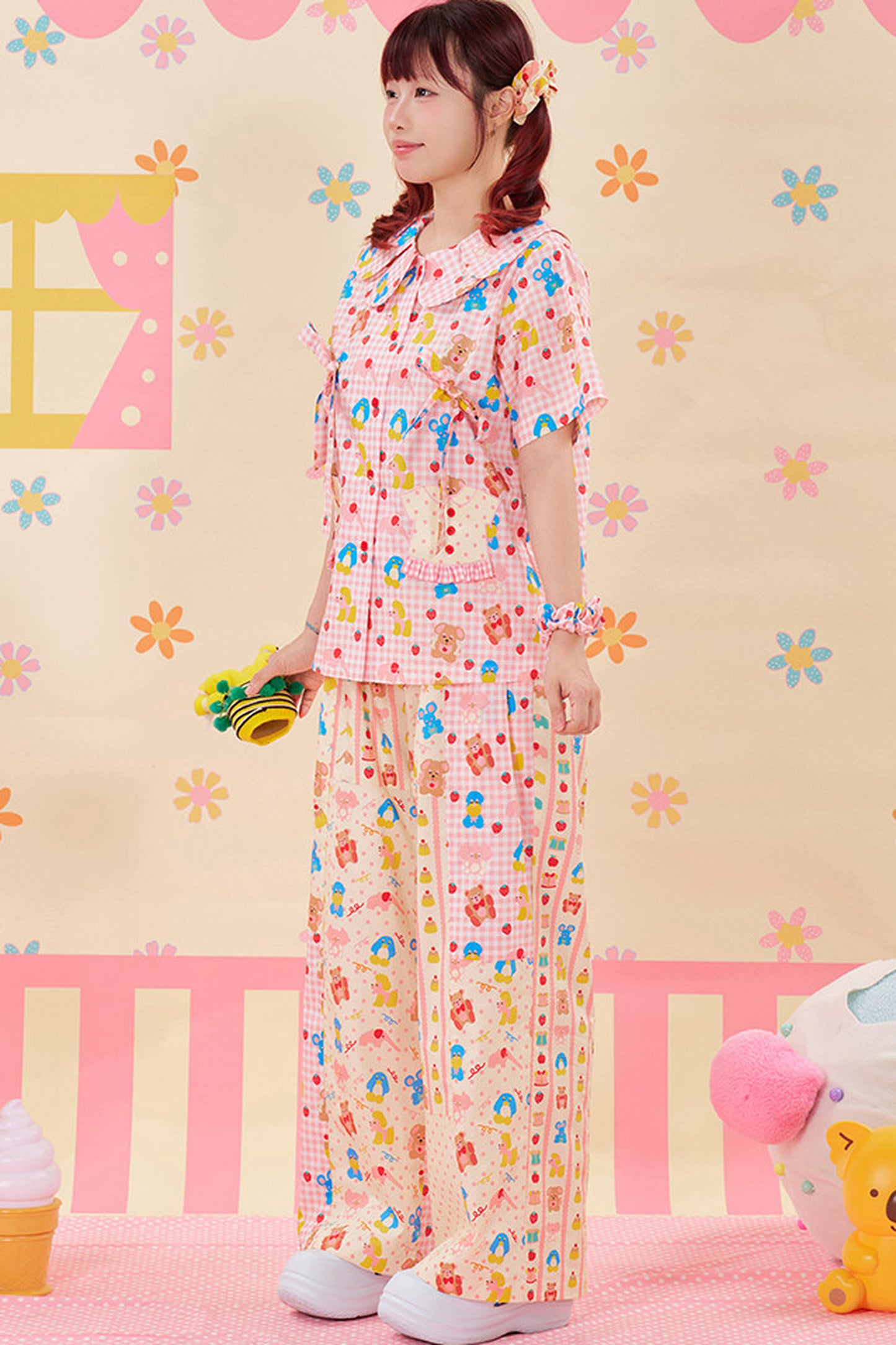 Bunte Patchwork-Hose mit weitem Bein