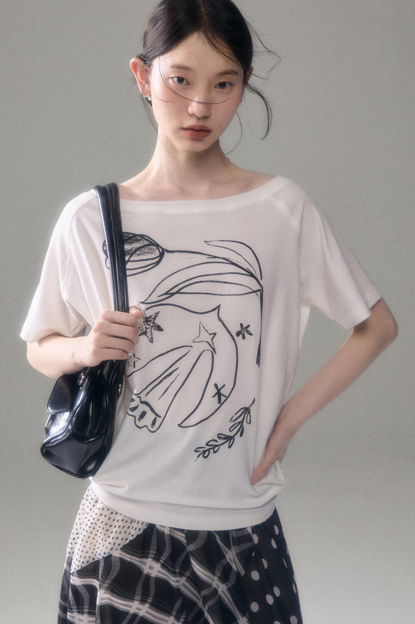 Bird And Tulip Print One-Shoulder Tencel T-Shirt