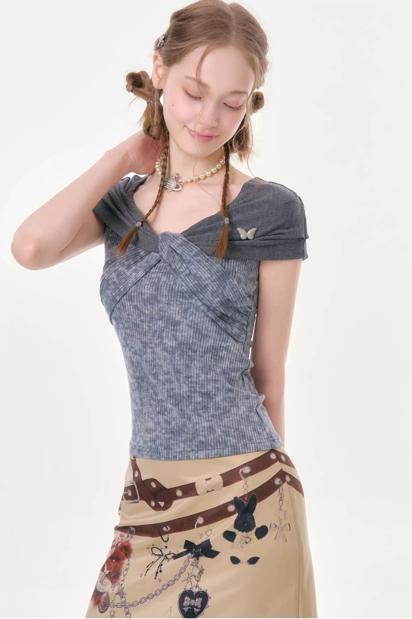 Retro Floral Knot Dark Gray T-Shirt