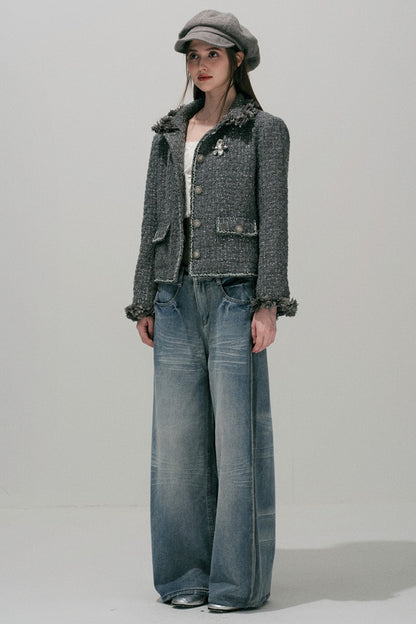Hellblaue gewaschene Jeans mit weitem Bein